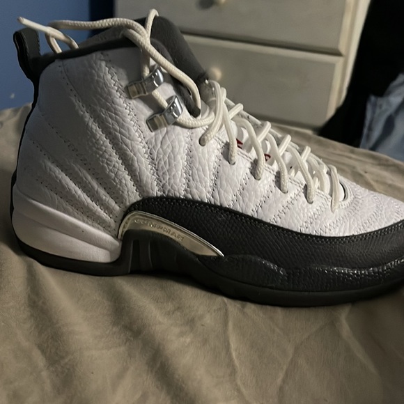 JORDAN 12 Retro White Dark Grey - Picture 3 of 4